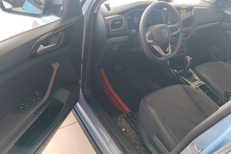 Used Volkswagen Tharu 2025 NewRui 300TSI Prestige Edition Interior 2