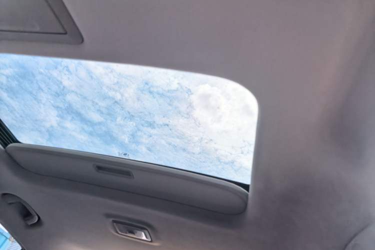 Used Chevrolet Captiva 2014 2.4L 4x4 Luxury Edition 5 Seats Headliner