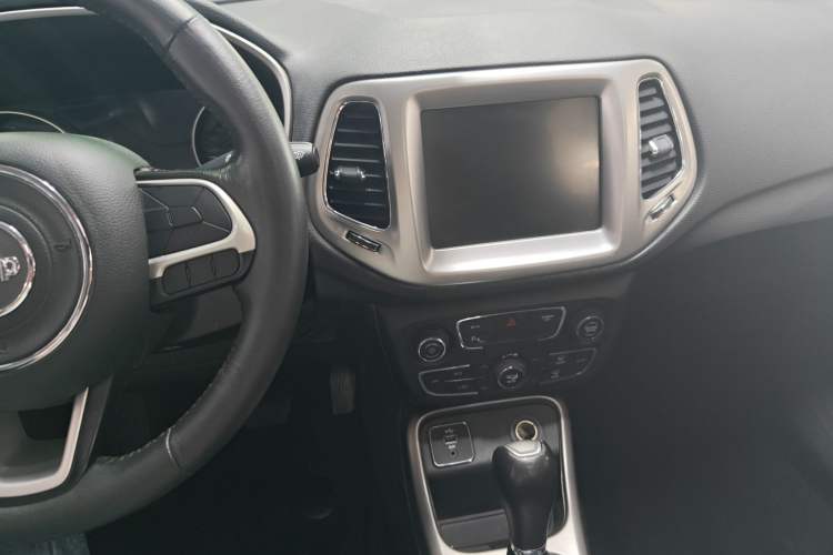 Used Jeep Compass 2017 200T Automatic Family Edition