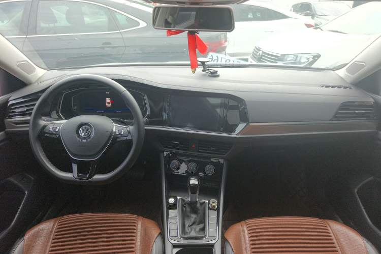 Used Volkswagen Sagitar 2022 280TSI DSG Flyover Edition Audio And AC Panel