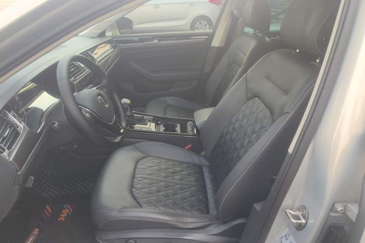 Used Volkswagen Phideon 2019 380TSI Two-Wheel Drive Business Edition China VI Standard
