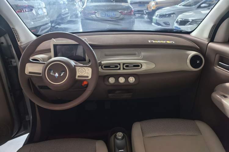 Used Wuling Hongguang MINIEV 2025 Four-Door Version Advanced Edition Interior 3
