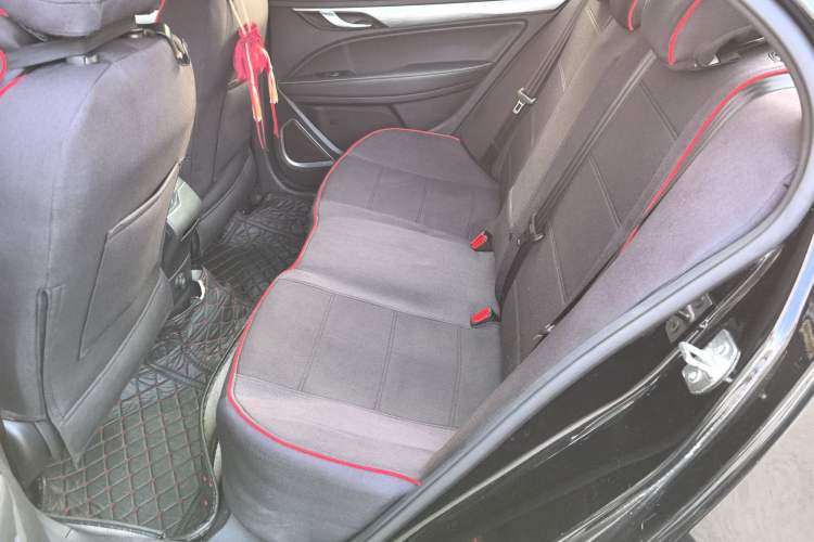 Used Geely Auto Emgrand 2019 Leading Edition 1.5L Manual Luxury Model China VI Standard
