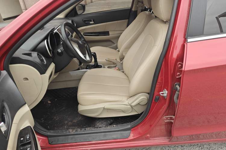 Used CHANGAN Eado 2012 1.6L Manual Luxury Model China IV Standard
