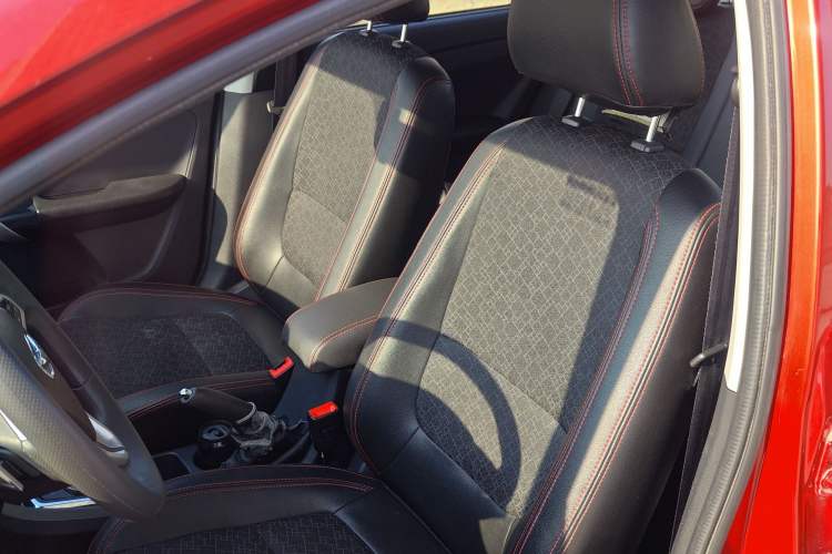 Used Cowin C3 2015 1.5L AMT Gold Diamond Edition