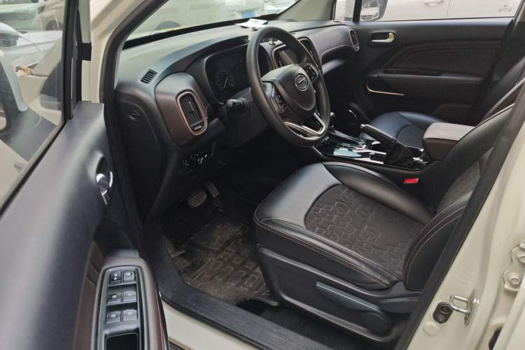 Used GAC Trumpchi GS3 2017 150N Automatic Elite Edition Left Front Seat