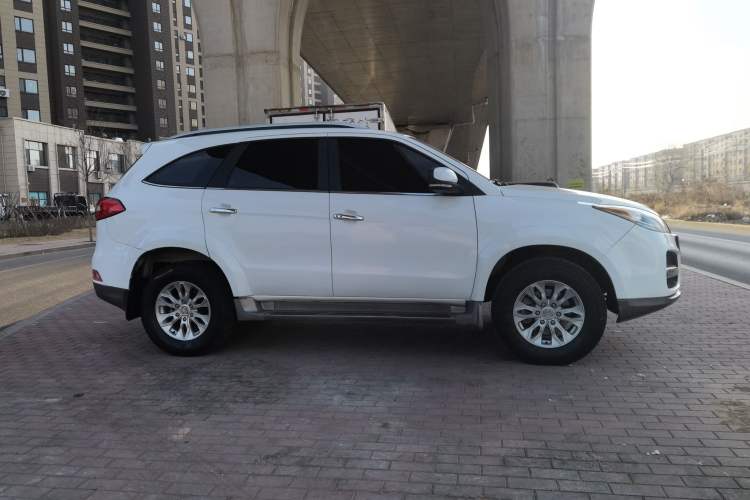 Used JMC Yusheng S350 2013 2.4T Automatic 2WD Diesel Luxury Edition 5 Seats
