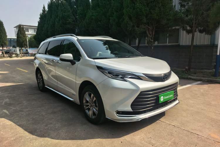 Used Toyota SIENNA 2024 2.5L Hybrid Comfort Edition