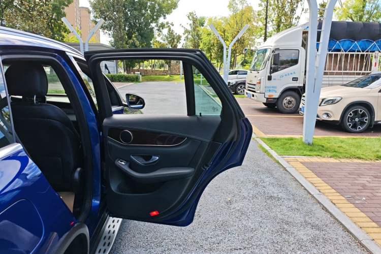 Used Mercedes-Benz GLC 2016 GLC 260 4MATIC Luxury Model
