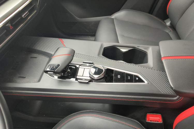 Used Oshan Z6 2022 Blue Whale 1.5T DCT Smart Edition