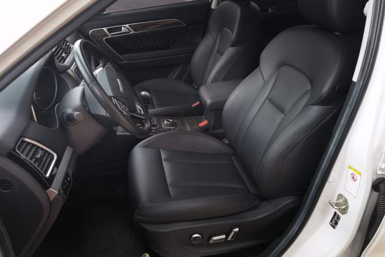 Used Haval H6 Coupe 2016 Blue-Label Diesel 2.0T Manual Two-Wheel Drive Elite Model China IV Standard
