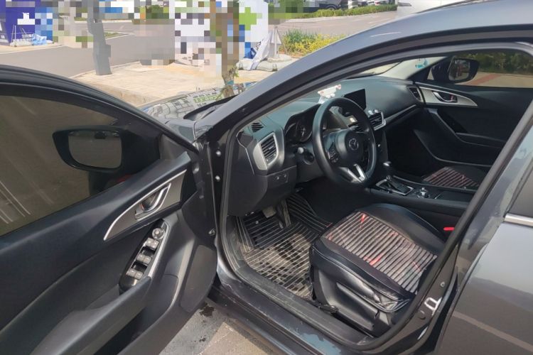 Used Mazda 3 Axela 2017 Hatchback 1.5L Automatic Luxury Model Emission Standard China V Driver Seat