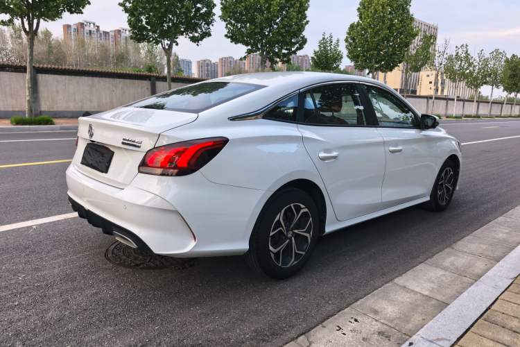 Used MG 5 2021 Revised Version 180 DVVT CVT Youth Luxury Edition Exterior 3