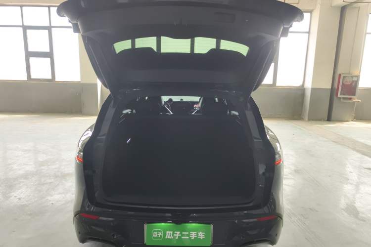 Used VOYAH FREE 2025 318 259 km All-Wheel-Drive Exploration Edition
