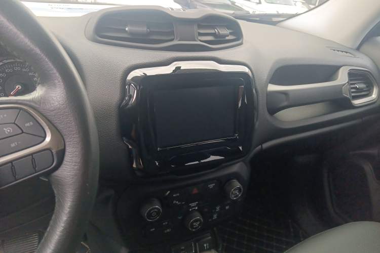 Used Jeep Renegade 2019 220T Automatic Elite Edition
