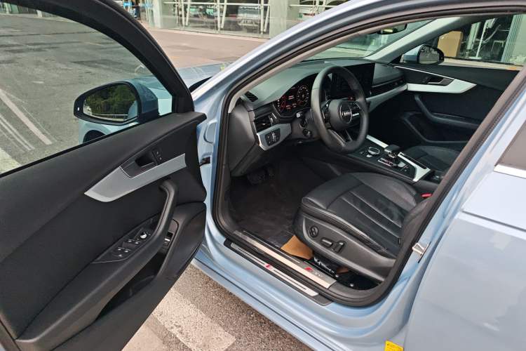 Used Audi A4L 2019 40 TFSI Fashion Version China V Driver Seat