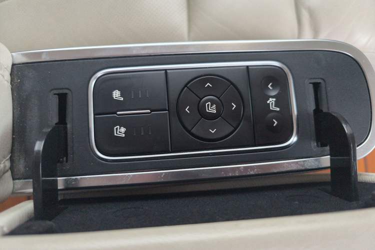 Used GAC Trumpchi M8 2018 320T Luxury Edition Interior 8