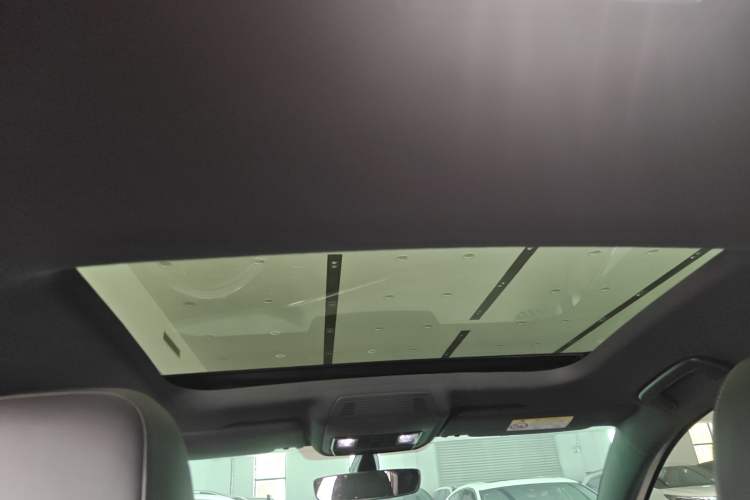 Used Volkswagen Golf 2023 Facelift 280TSI DSG R-Line Lite Interior 3