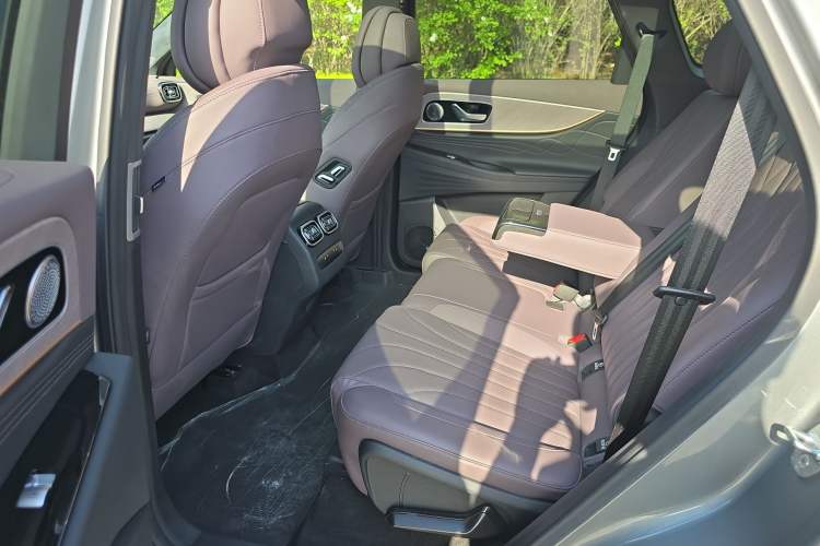 Used Chery Tiggo 9 2024 2.0T Automatic Two-Wheel Drive Ultra-Comfortable Deluxe Edition