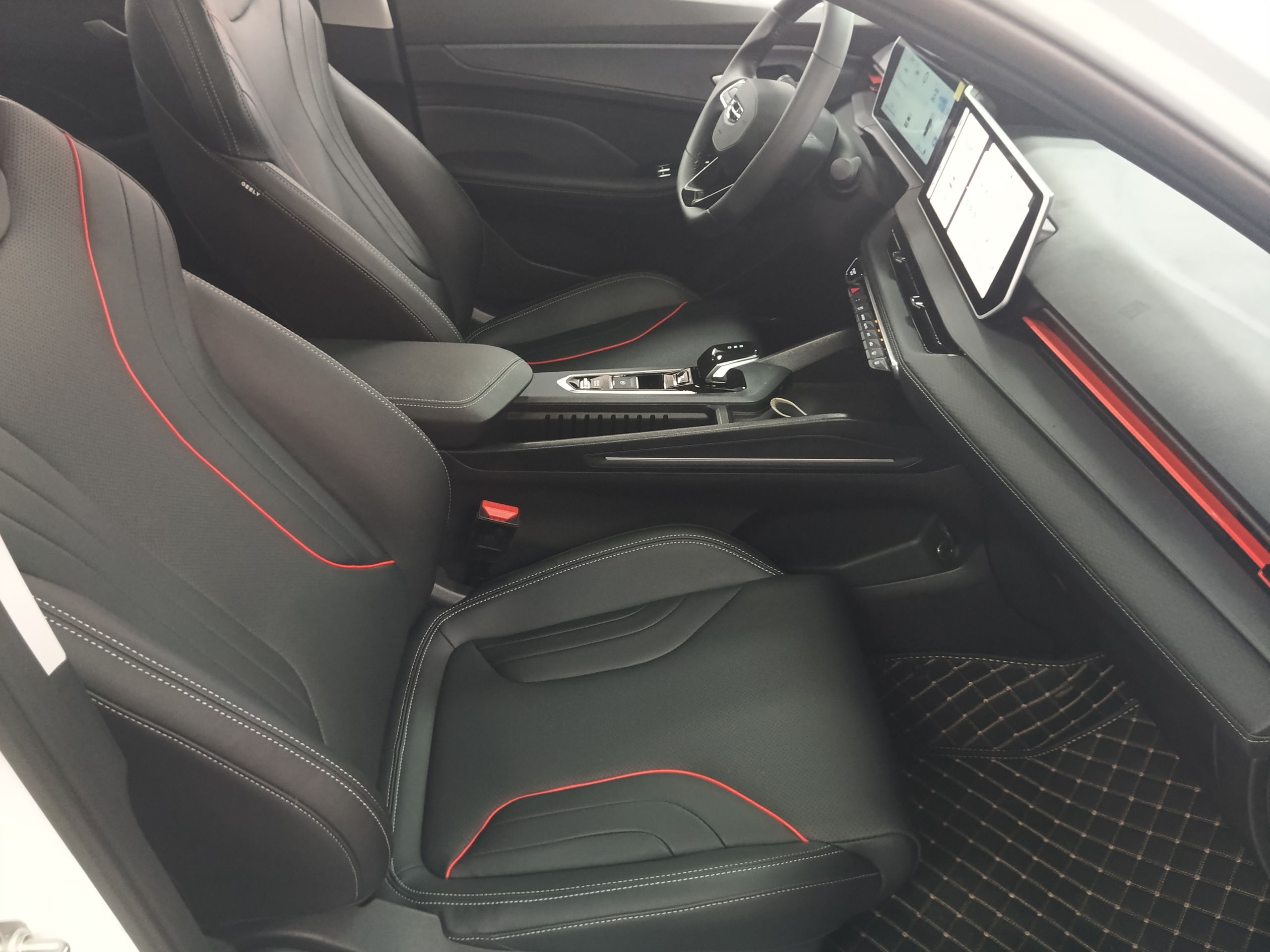 Geely Auto Binray 2024 Binrui COOL 1.5T DCT Longteng Edition — снимка 8