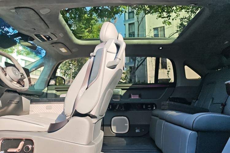 Used Zeekr MIX 2025 Intelligent Driving Version
