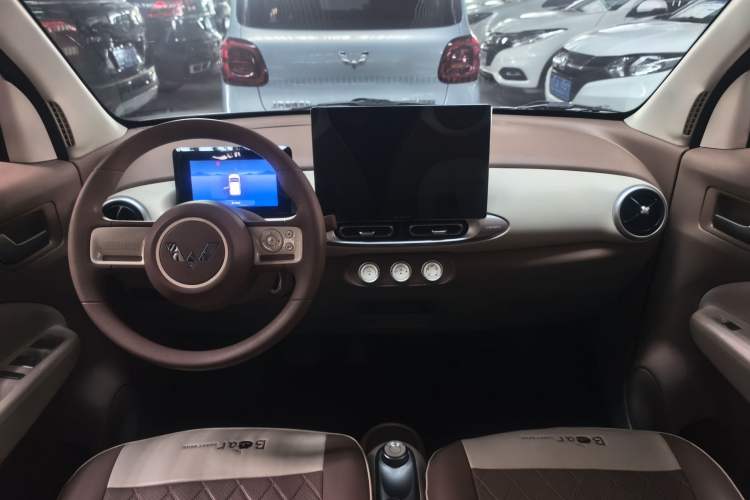 Used Wuling Hongguang MINIEV 2025 Four-Door Version Advanced Edition Interior 3