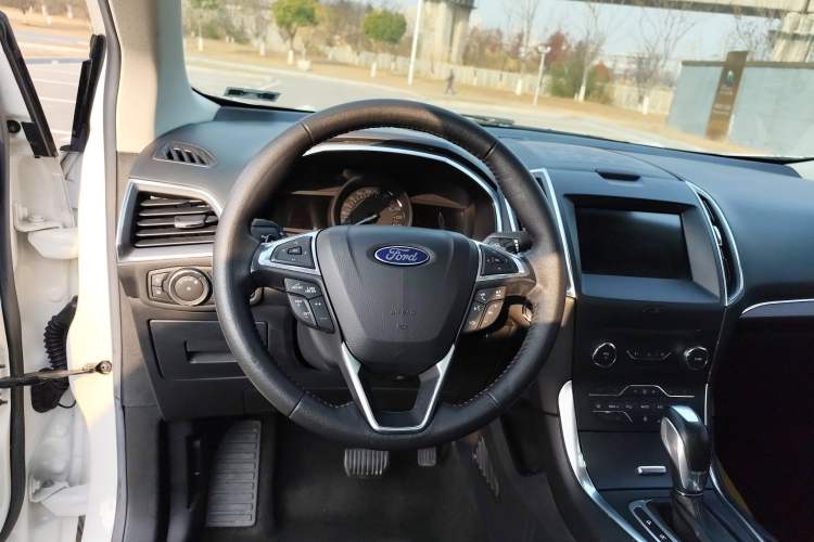 Used Ford Edge 2018 EcoBoost 245 Two-Wheel-Drive Titanium 7-Seater China V Standard