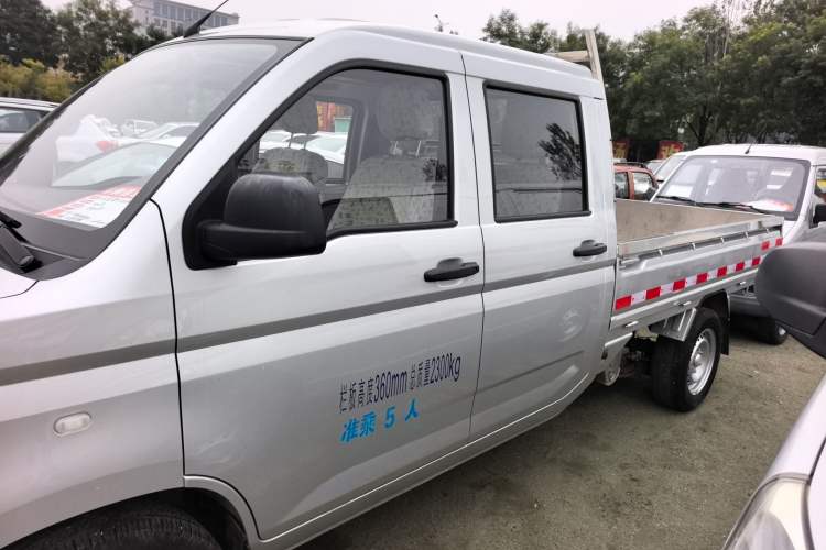 Used Wuling Rongguang New Truck 2019 1.5L Double-Cab China VI L3C Exterior 3