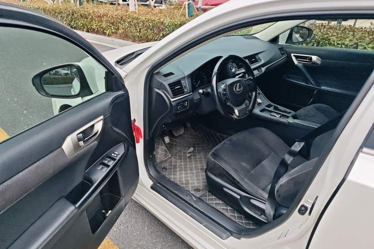 Used Lexus CT 2014 CT200h Elite Edition Monochrome