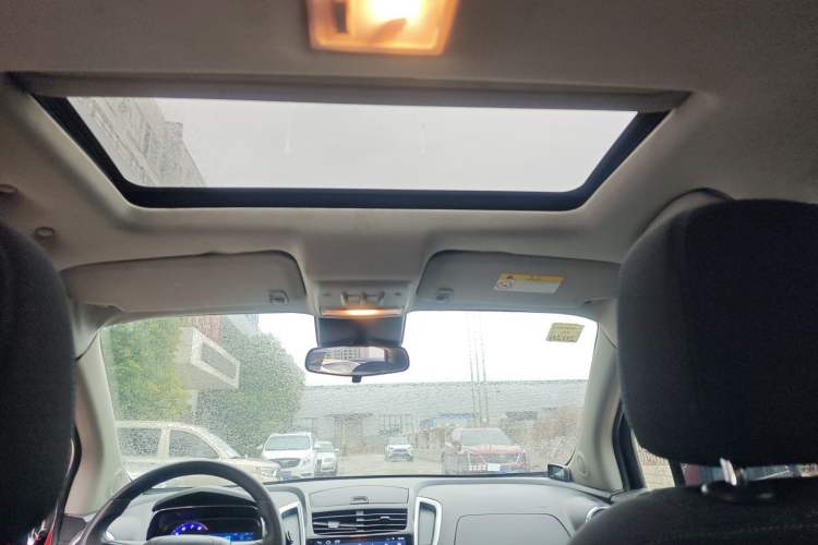 Used Chevrolet Trax 2016 1.4T Manual Two-Wheel Drive Comfort Version with Sunroof