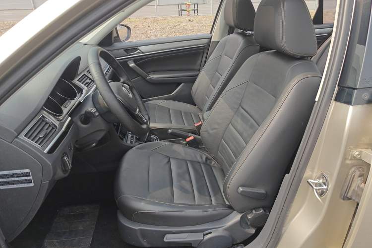 Used Volkswagen Bora 2016 1.6L Manual Comfort Model Left Front Seat