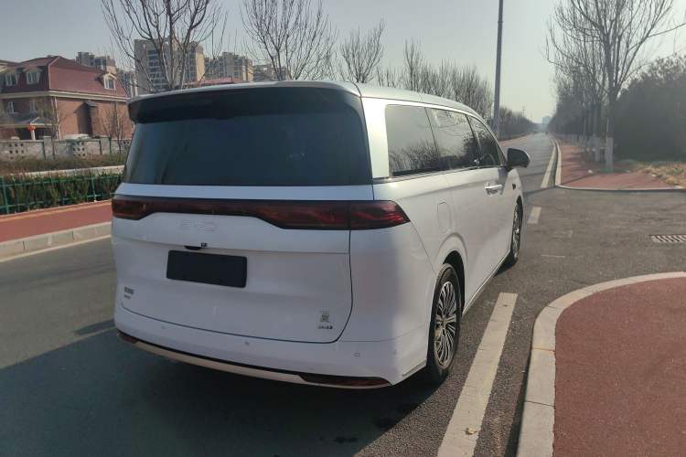 Used BYD Xia 2025 DM-i 1.5T 180km Beyond Edition Exterior 4