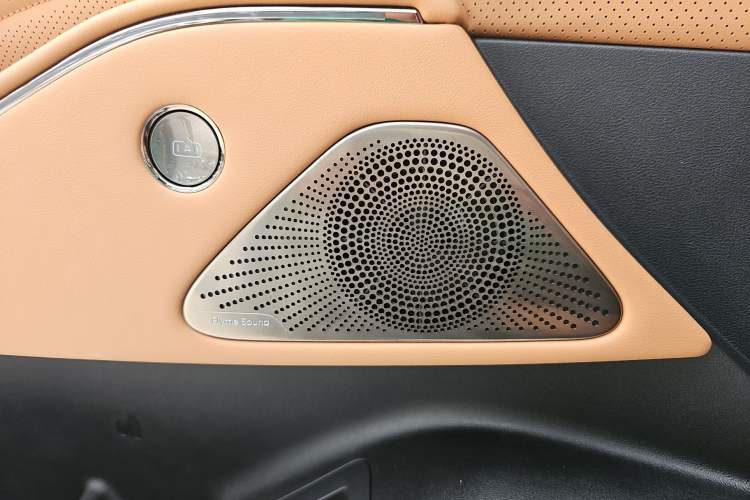 Used Geely Galaxy 8 2025 130km EM-i Flagship Edition Interior 6