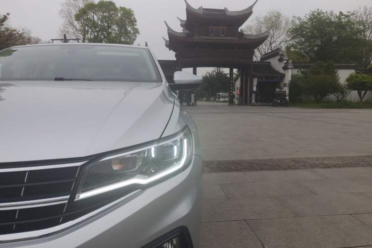 Used Volkswagen Bora 2021 1.5L Automatic Comfort Smart Connect Edition Left Front Headlight