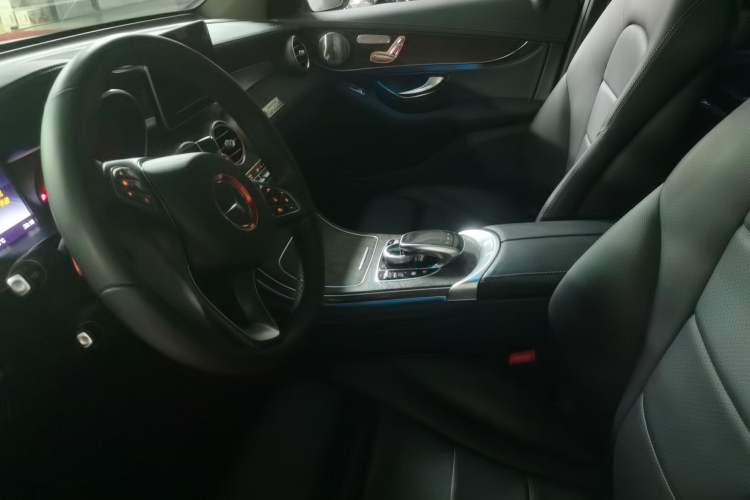 Used Mercedes-Benz GLC 2016 GLC 300 4MATIC Dynamic Model
