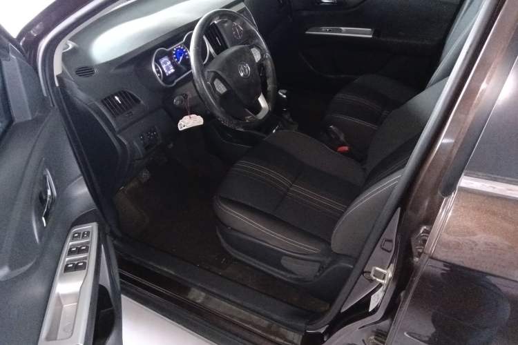 Used Dongfeng Aeolus AX3 2016 1.5L Manual ZhiKu Model
