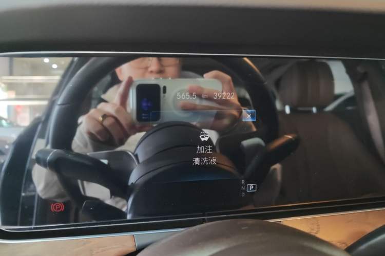 Used Mercedes-Benz E-Class 2023 Updated E 300 L Fashion Edition Odometer Close Up