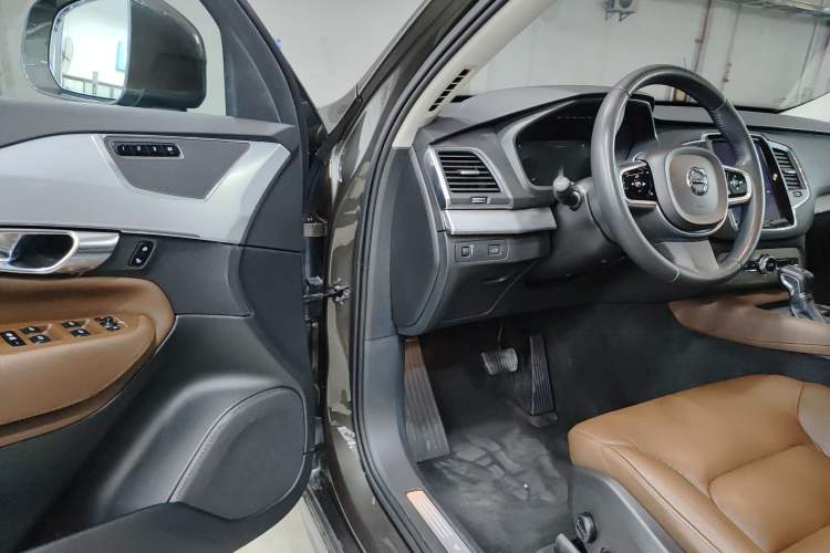 Used Volvo XC90 2019 T5 Zhiyi Edition 7-Seater China V Emission Standard