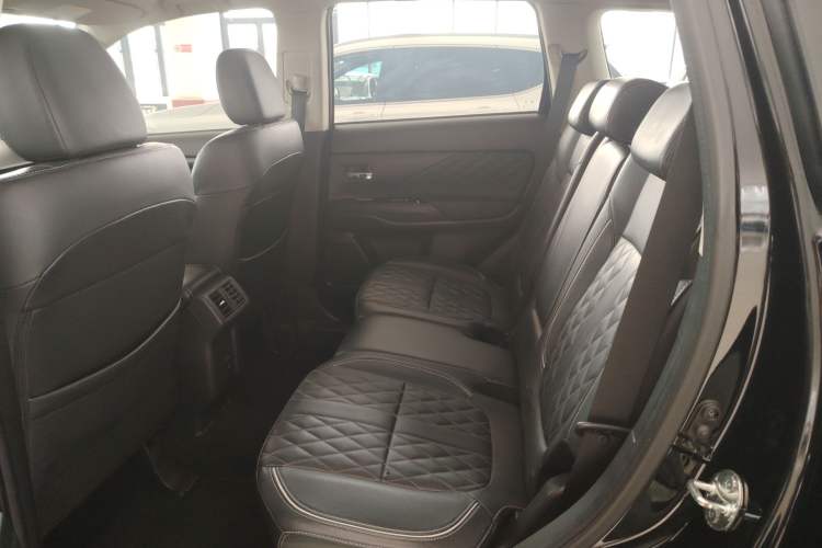 Used Mitsubishi Outlander 2020 2.4L 4x4 Zhi Xiang Edition 5 Seats