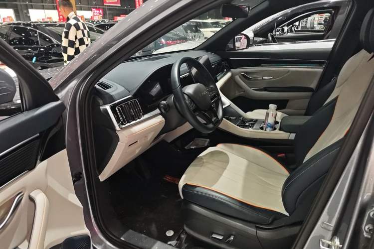 Used BYD Song PLUS New Energy 2024 HONOR Edition DM-i 110km Flagship Model
