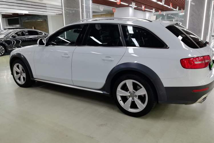 Used Audi A4 2014 40 TFSI allroad quattro plus version