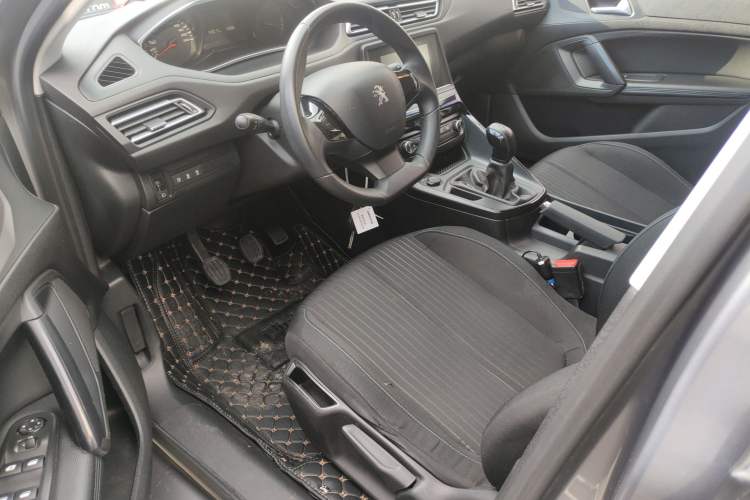 Used Peugeot 308 2016 1.6L Manual Fashion Edition