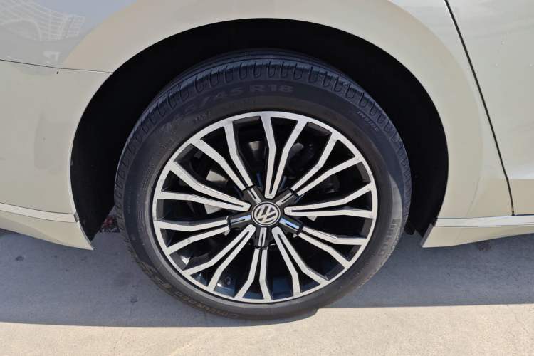 Used Volkswagen Phideon 2019 380TSI Two-Wheel Drive Business Edition China VI Standard
