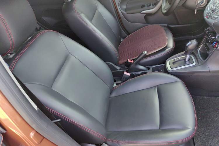 Used Ford Fiesta 2013 Hatchback 1.5L Automatic Fashion Edition
