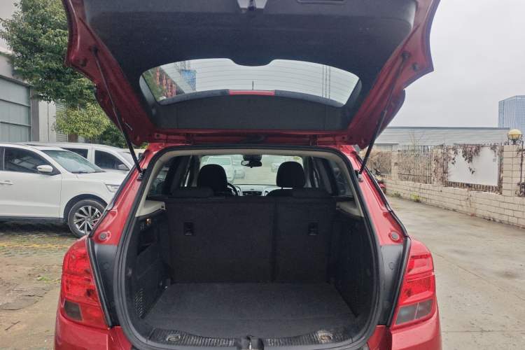 Used Chevrolet Trax 2016 1.4T Manual Two-Wheel Drive Comfort Version with Sunroof