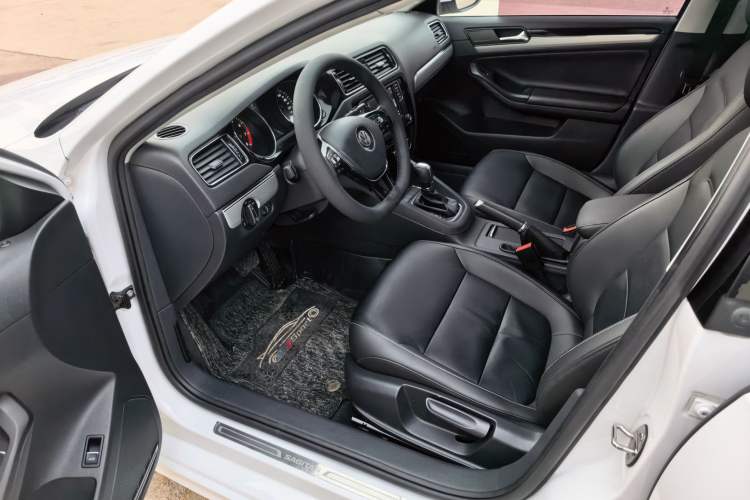 Used Volkswagen Sagitar 2018 1.6L Automatic Comfort Model Driver Seat