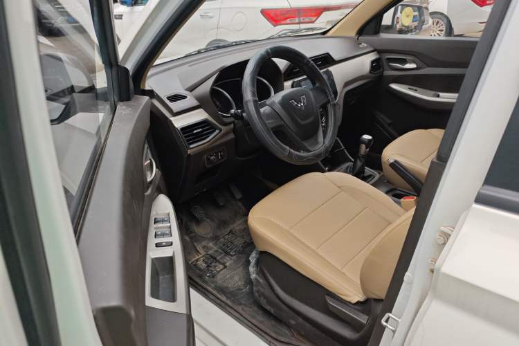 Used Wuling Hongguang 2018 1.5L S Comfort Model L2B Left Front Seat