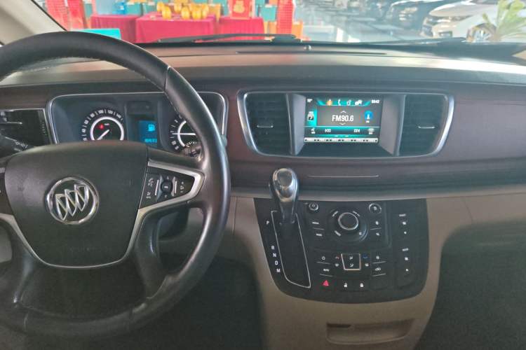 Used Buick GL8 2018 28T Luxury Model China VI Standard