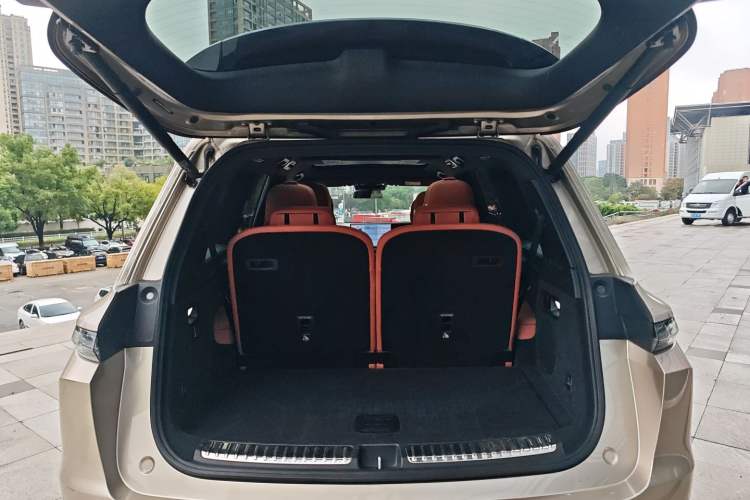 Used Li Auto L9 2022 Max model
