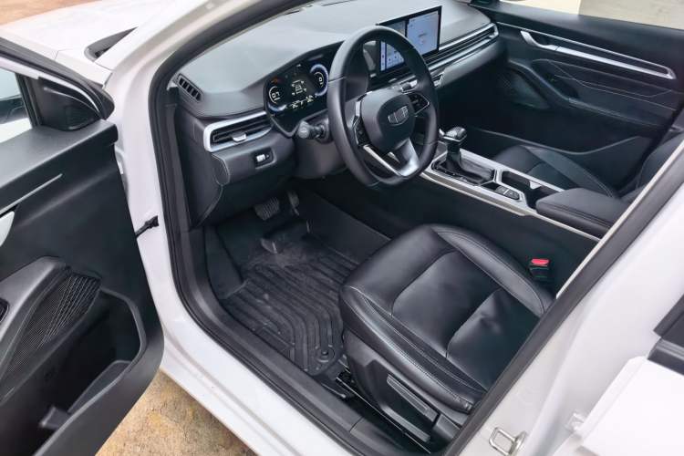 Used Geely Auto Emgrand 2025 4th Generation 1.5L CVT Longteng Edition
